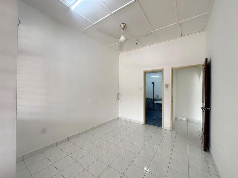 1.5-storey Terraced House for Rent in Taman perling (Johor Bahru) - RQ Tee - PropertyGuru.com.my
