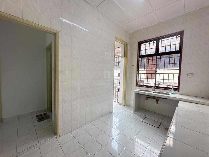 1.5-storey Terraced House for Rent in Taman perling (Johor Bahru) - RQ Tee - PropertyGuru.com.my