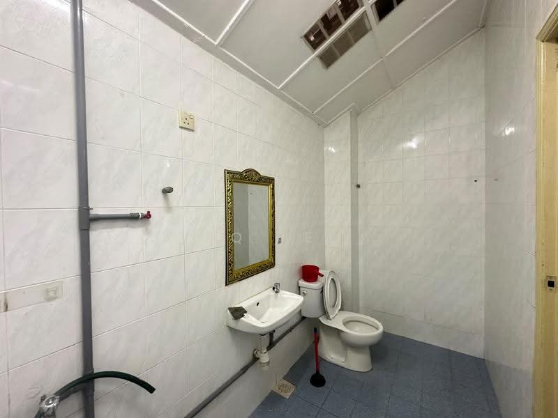 1.5-storey Terraced House for Rent in Taman perling (Johor Bahru) - RQ Tee - PropertyGuru.com.my