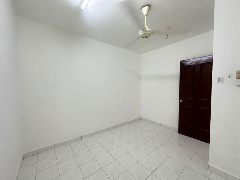 1.5-storey Terraced House for Rent in Taman perling (Johor Bahru) - RQ Tee - PropertyGuru.com.my