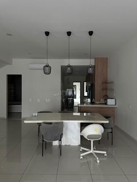 Rumah Teres 3-Tingkat untuk Disewa di Jade Hills (Kajang) - Yam Yi Han - Dining Room - PropertyGuru.com.my