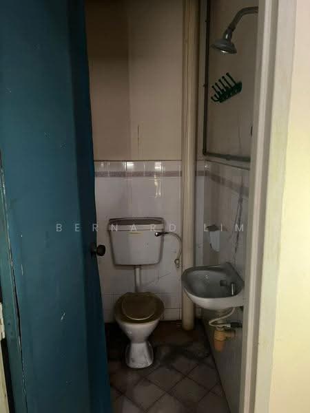 Shop for Sale in Kangkar Pulai (Skudai) - Bernard Lim - Bathroom - PropertyGuru.com.my