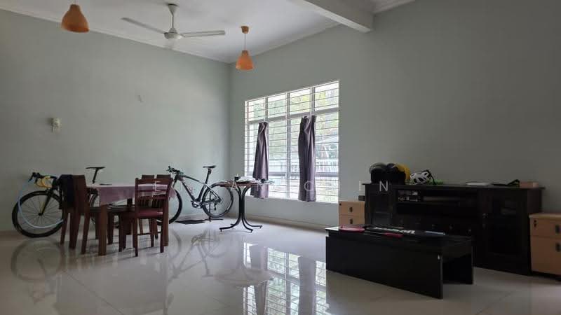 2-storey Terraced House for Sale in Kemuning Utama (Shah Alam) - Ethan Chin - Living Room - PropertyGuru.com.my