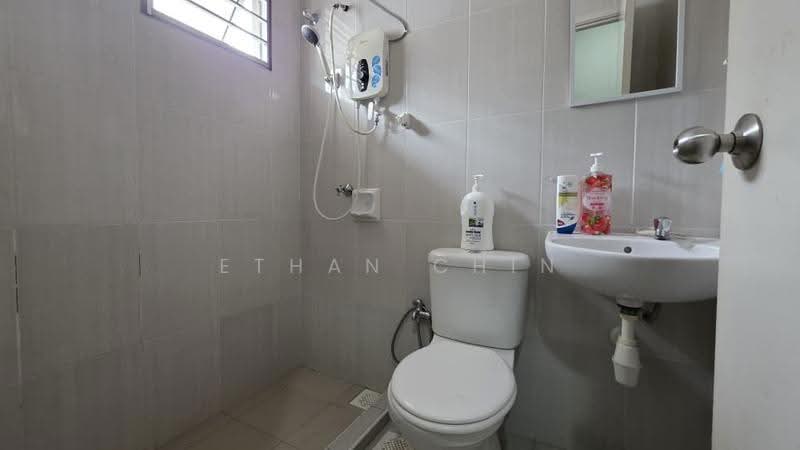 2-storey Terraced House for Sale in Kemuning Utama (Shah Alam) - Ethan Chin - Bathroom - PropertyGuru.com.my