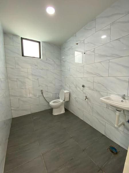 Semi-Detached House for Sale in Taman Majidee (Johor Bahru) - Melinda Ee - Bathroom - PropertyGuru.com.my