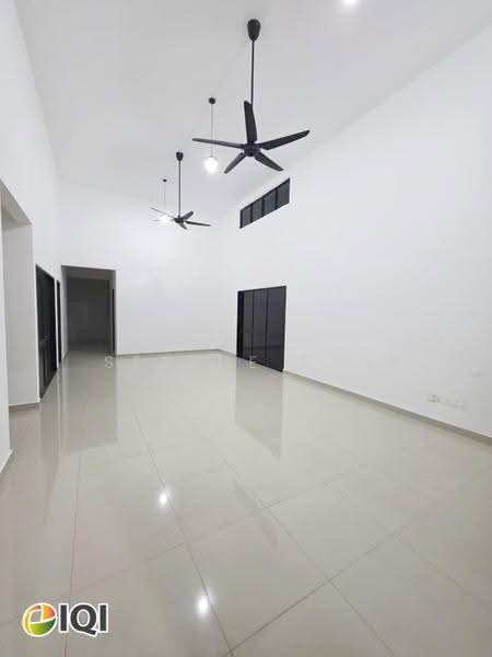 Rumah Kluster untuk Dijual di Bertam (Kepala Batas) - Serene Tan - Living Room - PropertyGuru.com.my