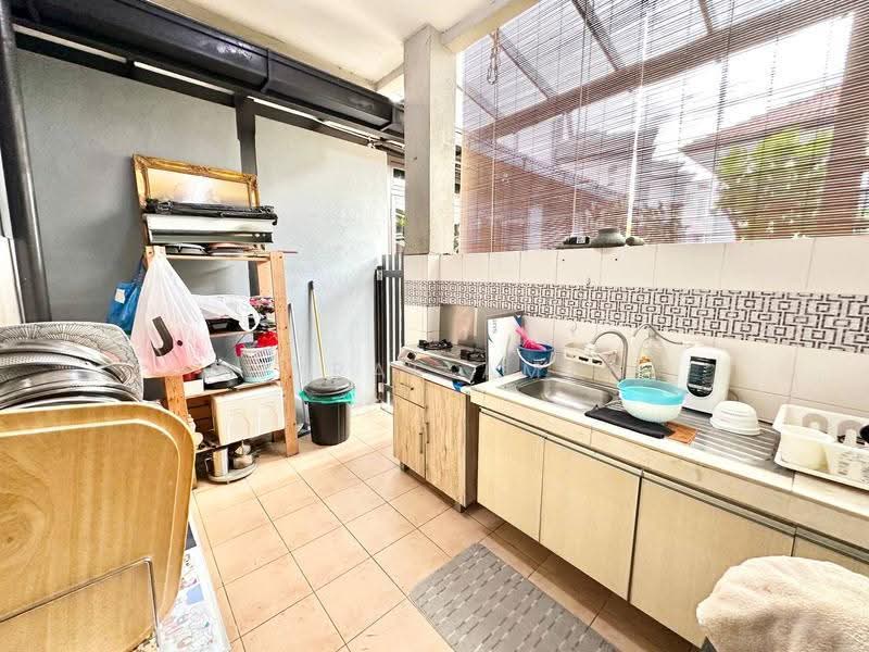 Semi-Detached House for Sale in Subang (Selangor) - Asyraf Aman - Kitchen - PropertyGuru.com.my