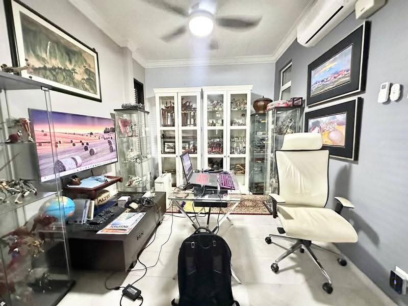 Semi-Detached House for Sale in Subang (Selangor) - Asyraf Aman - Study - PropertyGuru.com.my