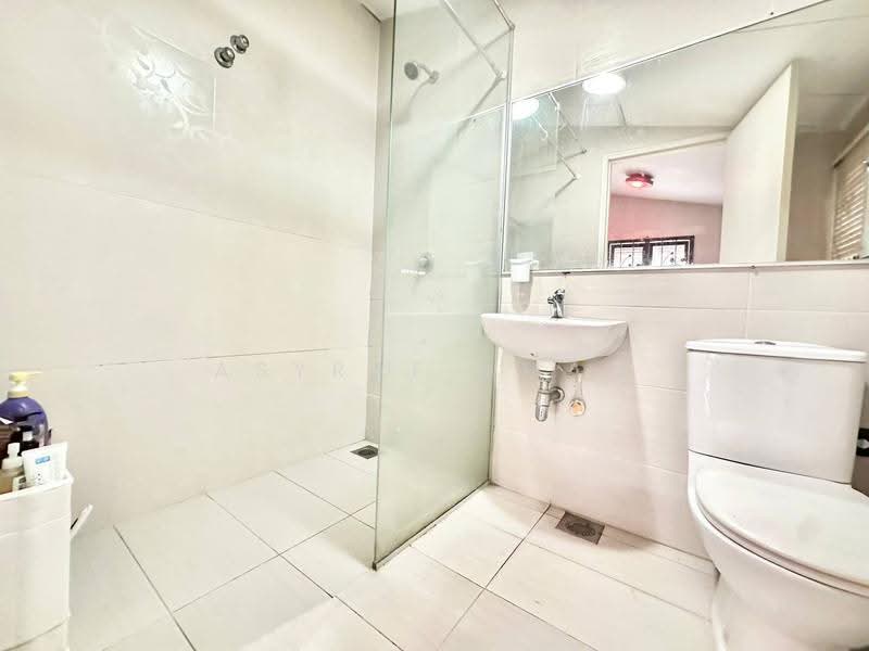 Semi-Detached House for Sale in Subang (Selangor) - Asyraf Aman - Bathroom - PropertyGuru.com.my