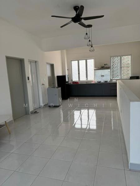 Rumah Teres 2-Tingkat untuk Disewa di Semenyih (Selangor) - Vin Mukdawichit - Kitchen - PropertyGuru.com.my