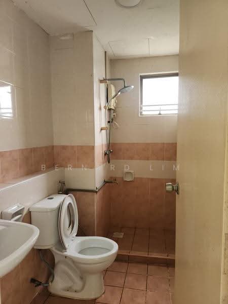 Apartment for Sale at Danga View Apartment - Bernard Lim - Bathroom - PropertyGuru.com.my