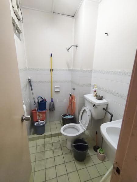 Rumah Teres 2-Tingkat untuk Dijual di Bandar Kinrara Seksyen 1 (Bandar Kinrara) - William Lim - Bathroom - PropertyGuru.com.my