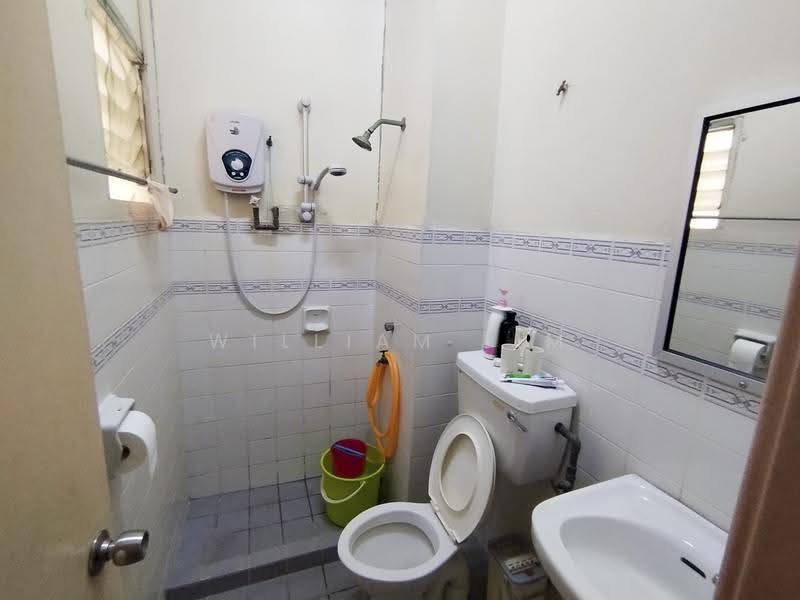 Rumah Teres 2-Tingkat untuk Dijual di Bandar Kinrara Seksyen 1 (Bandar Kinrara) - William Lim - Bathroom - PropertyGuru.com.my