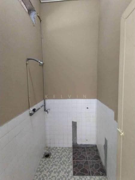1-storey Terraced House for Sale in Menglembu (Perak) - Kelvin Chong - Bathroom - PropertyGuru.com.my