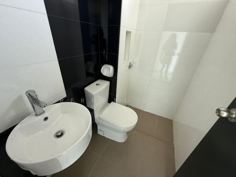 Service Residence for Sale at Vida Heights - Bernard Lim - Bathroom - PropertyGuru.com.my