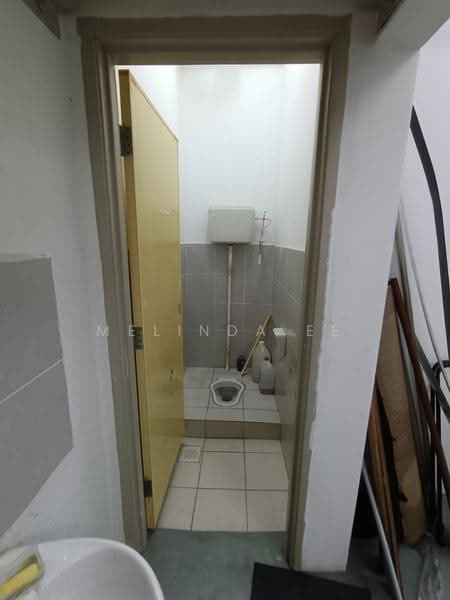 Shop / Office untuk Disewa di Bandar Seri Alam (Masai) - Melinda Ee - Bathroom - PropertyGuru.com.my
