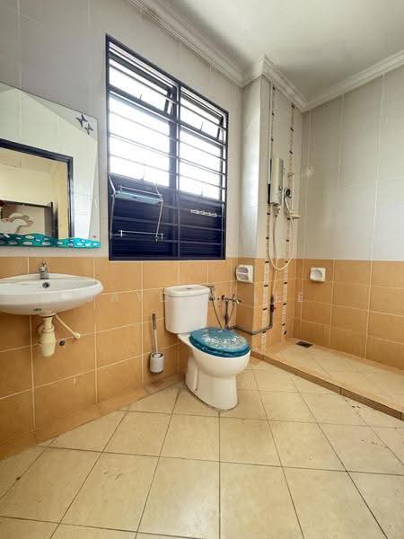 Terraced House for Sale in Bandar Kinrara Seksyen 5 (Bandar Kinrara) - Jayden Lee - Bathroom - PropertyGuru.com.my