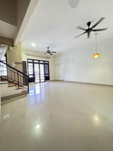 Terraced House for Sale in Bandar Kinrara Seksyen 5 (Bandar Kinrara) - Jayden Lee - Living Room - PropertyGuru.com.my