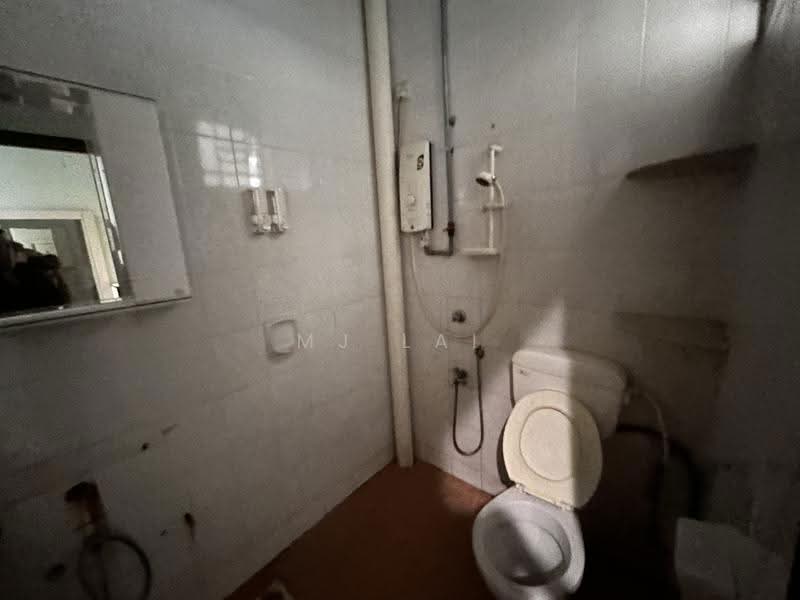 Terraced House for Rent in Austin Crest (Johor Bahru) - MJ Lai - Bathroom - PropertyGuru.com.my