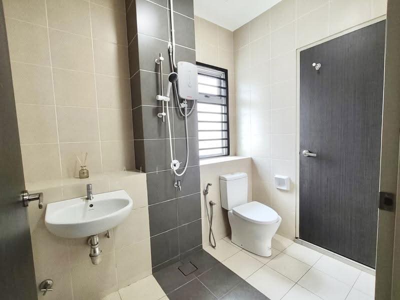 2-storey Terraced House for Sale in Dengkil (Selangor) - Alif Saad - Bathroom - PropertyGuru.com.my