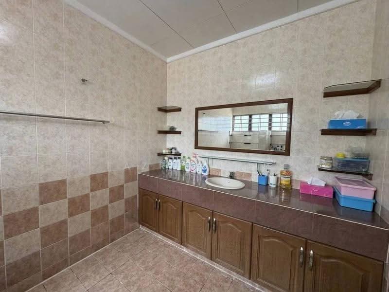 2-storey Terraced House for Sale in Bukit Jelutong (Shah Alam) - Fazri Omar - PropertyGuru.com.my