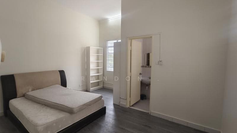 2.5-storey Terraced House for Sale in Ukay Perdana (Ulu Kelang) - Brandon . - Bedroom - PropertyGuru.com.my