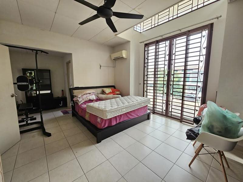 2-storey Terraced House for Sale in Taman Putra Prima (Puchong) - Jason Keong - Bedroom - PropertyGuru.com.my