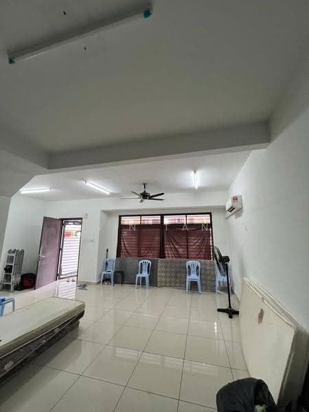 Rumah Teres 2-Tingkat untuk Disewa di Johor Bahru (Johor) - Win Tan - Living Room - PropertyGuru.com.my