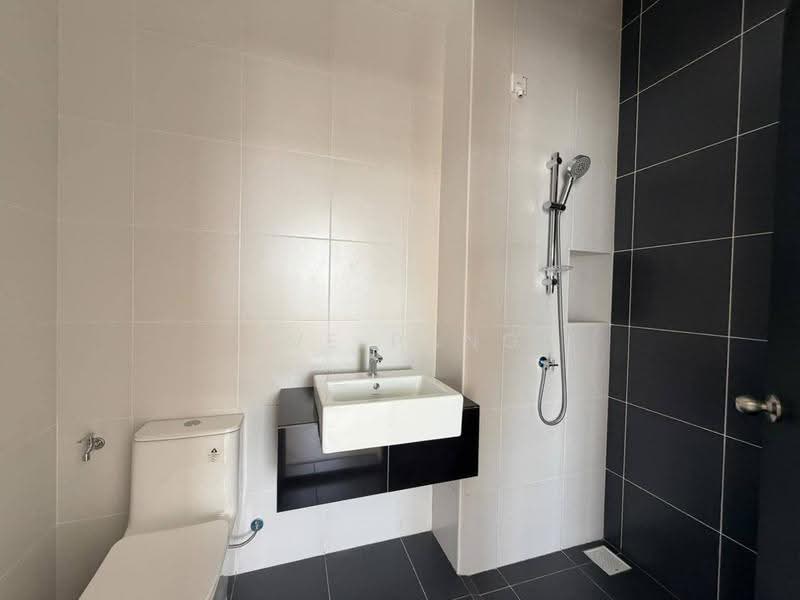 Cluster House for Sale in Eco Botanic (Iskandar Puteri (Nusajaya)) - Eve Pang - Bathroom - PropertyGuru.com.my