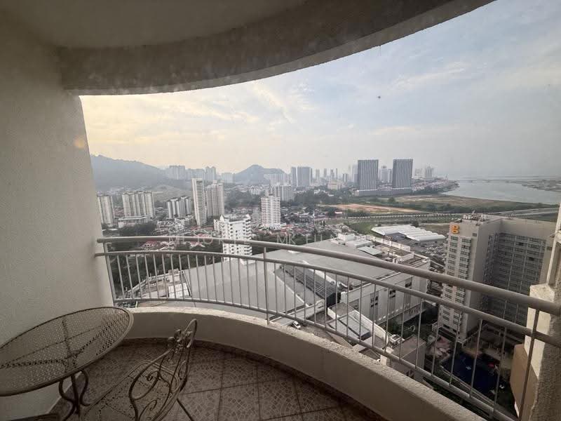 Kondominium untuk Disewa di Gurney Park Condominium - Mike Kuar - Balcony - PropertyGuru.com.my