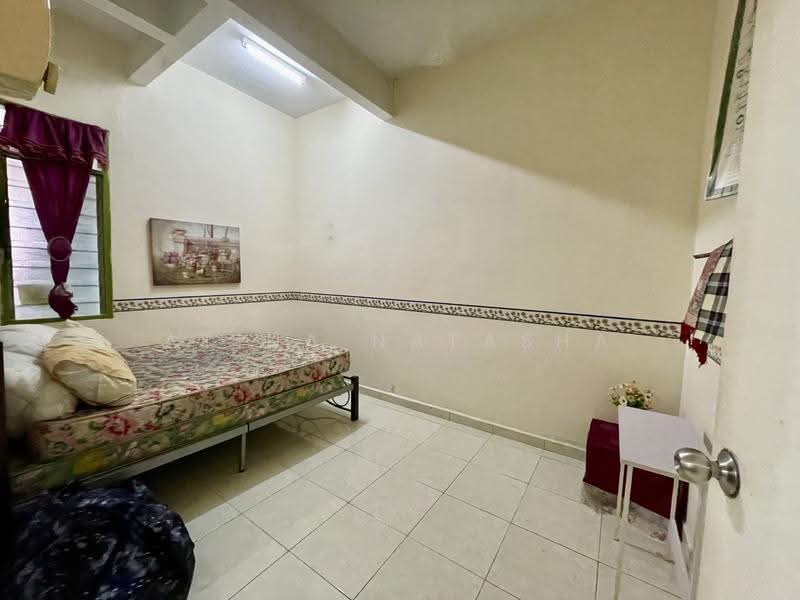 Rumah Teres 2-Tingkat untuk Dijual di Bukit Ubi (Kuantan) - Atina Natasha - Bedroom - PropertyGuru.com.my