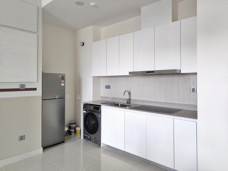 Service Residence for Sale at Senada Residence @ KLGCC Resort - Kraven Poon - Kitchen - PropertyGuru.com.my