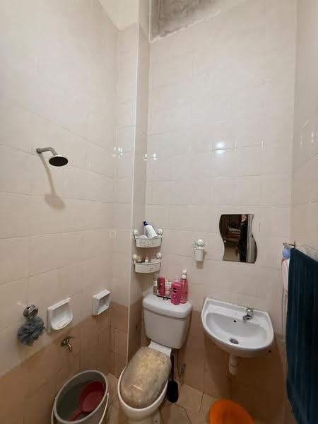 Terraced House for Sale in Johor Bahru (Johor) - Dedi . - Bathroom - PropertyGuru.com.my
