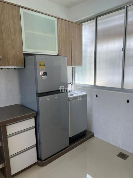 Condominium for Rent at Azuria Condominium - Jey Ong - Kitchen - PropertyGuru.com.my