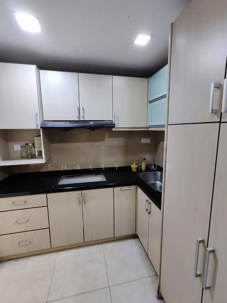 Pangsapuri untuk Disewa di Sri Teratai Apartment - Shally Pun - Kitchen - PropertyGuru.com.my