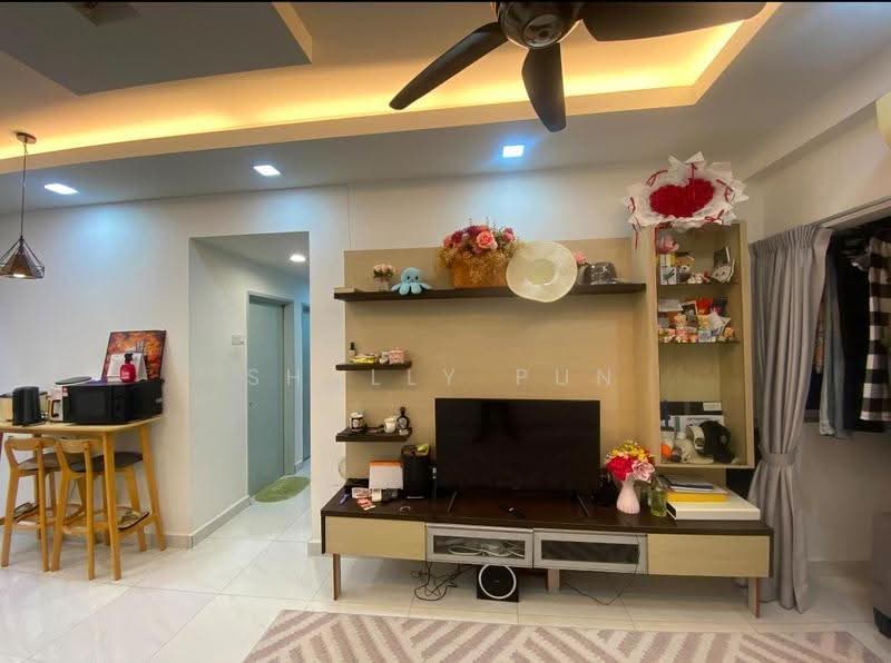 Pangsapuri untuk Disewa di Sri Teratai Apartment - Shally Pun - Living Room - PropertyGuru.com.my