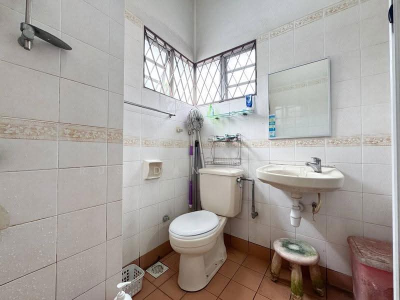 Terraced House for Sale in Putra Heights (Subang Jaya) - Rushdan Sahar - Bathroom - PropertyGuru.com.my