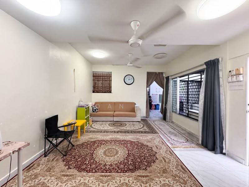 Terraced House for Sale in Putra Heights (Subang Jaya) - Rushdan Sahar - Living Room - PropertyGuru.com.my