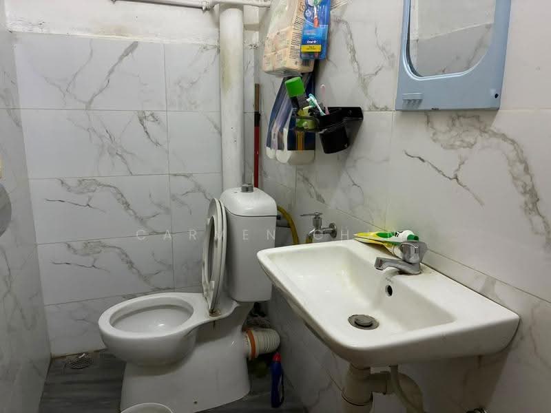 2-storey Terraced House for Sale in Taman Sri Sinar (Segambut) - Carmen Chin - Bathroom - PropertyGuru.com.my