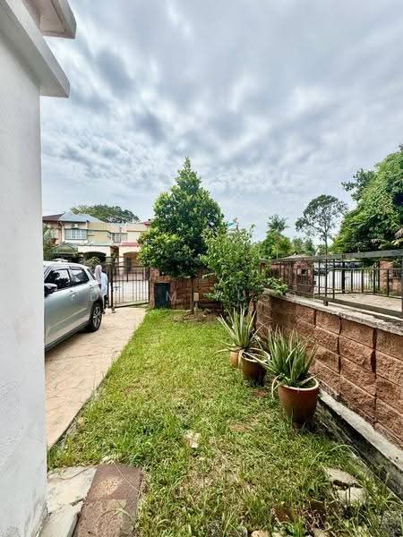 2-storey Terraced House for Sale in Bukit Jelutong (Shah Alam) - Idham Yusof - Exterior - PropertyGuru.com.my