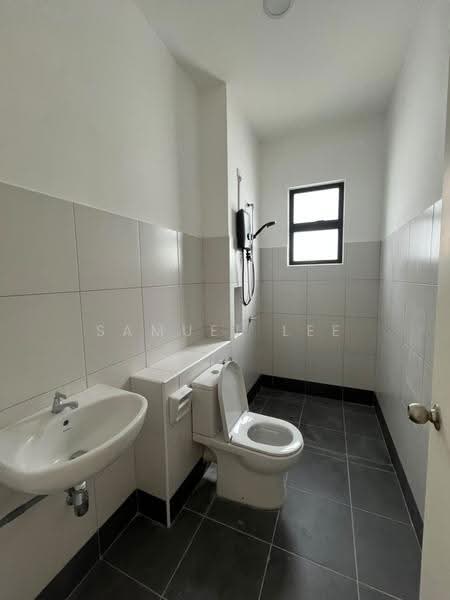 Terraced House for Rent in Kota Masai (Pasir Gudang) - Samuel Lee - Bathroom - PropertyGuru.com.my