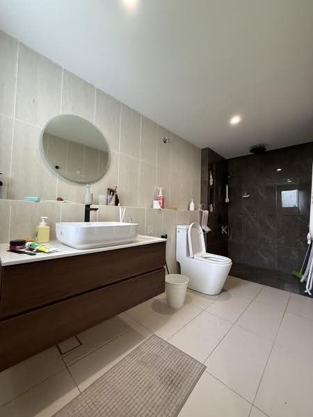 Bungalow House for Rent in Seksyen 5 (Petaling Jaya) - Peter Kok - Attached Master Bathroom - PropertyGuru.com.my