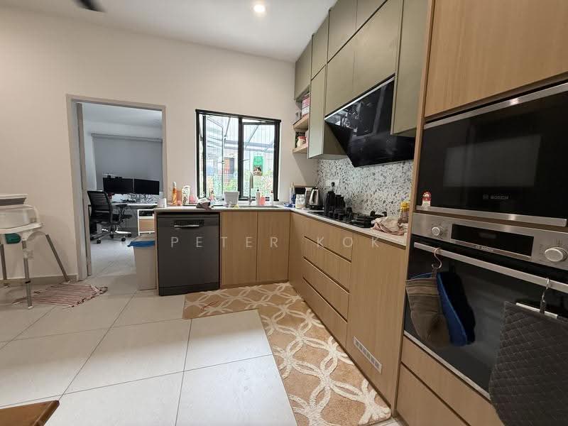 Bungalow House for Rent in Seksyen 5 (Petaling Jaya) - Peter Kok - Kitchen - PropertyGuru.com.my