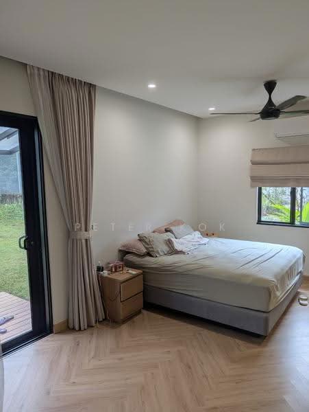 Bungalow House for Rent in Seksyen 5 (Petaling Jaya) - Peter Kok - Master Bedroom - PropertyGuru.com.my