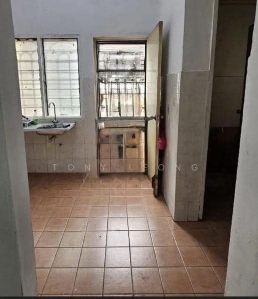 2-storey Terraced House for Rent in Taman Aman Putra (Puchong) - Tony Leong - Kitchen - PropertyGuru.com.my