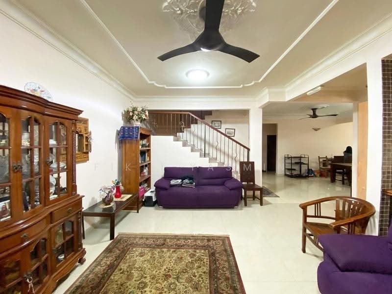 Semi-Detached House for Sale in Seksyen 9 (Shah Alam) - Fikri Yasmin - Living Room - PropertyGuru.com.my