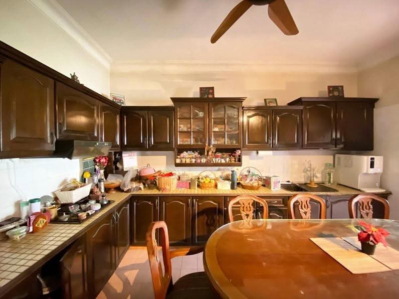 Semi-Detached House for Sale in Seksyen 9 (Shah Alam) - Fikri Yasmin - Kitchen - PropertyGuru.com.my