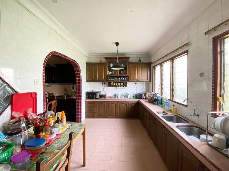 Semi-Detached House for Sale in Seksyen 9 (Shah Alam) - Fikri Yasmin - Kitchen - PropertyGuru.com.my