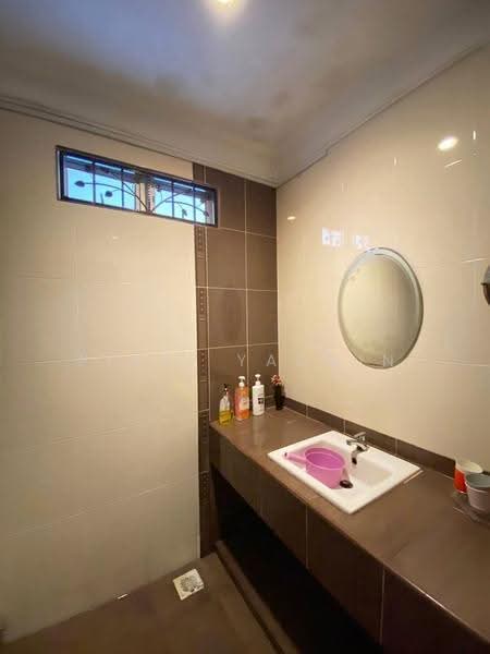 Semi-Detached House for Sale in Seksyen 9 (Shah Alam) - Fikri Yasmin - Bathroom - PropertyGuru.com.my