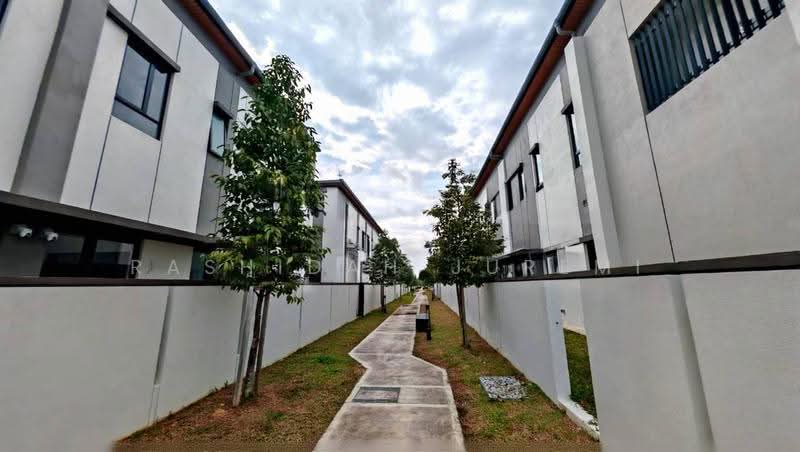 Rumah Berkembar untuk Dijual di Telok Panglima Garang (Selangor) - Rashidah Juremi - Exterior - PropertyGuru.com.my